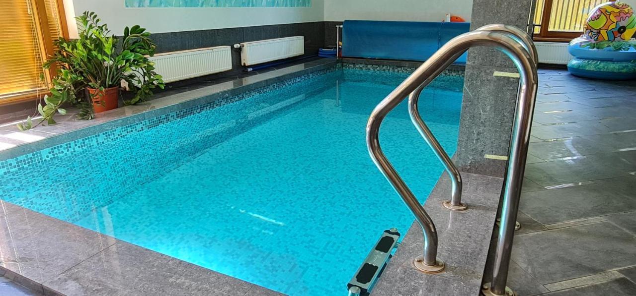 Spacious House With Indoor Pool & Sauna. Ādaži Dış mekan fotoğraf